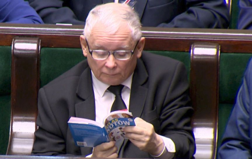 atlas kotów czytany przez Jarosława Kaczyńskiego