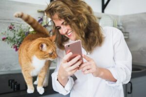 co kot widzi w telefonie