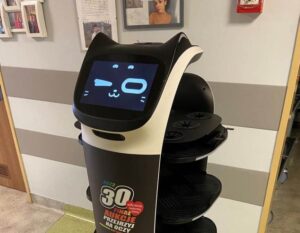 kot-robot na oddziale dziecięcym