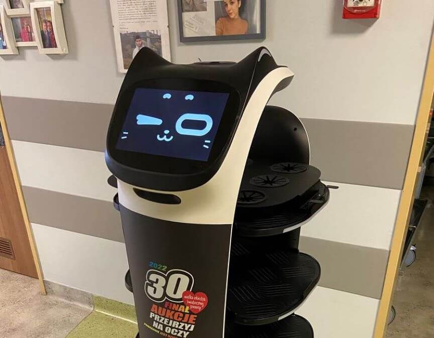 kot-robot na oddziale dziecięcym